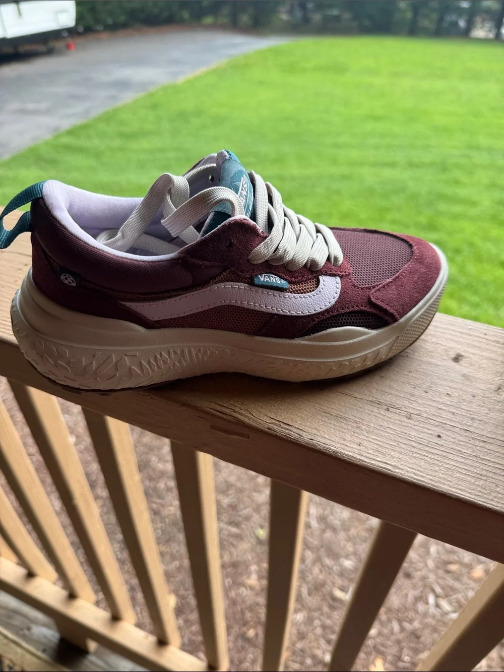 Vans ultra range Neo Vr3 Women’s Burgundy and White Low-Top Sneaker